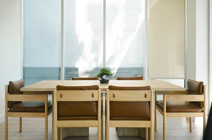 The consultation table, Mystic Health, Santa Monica